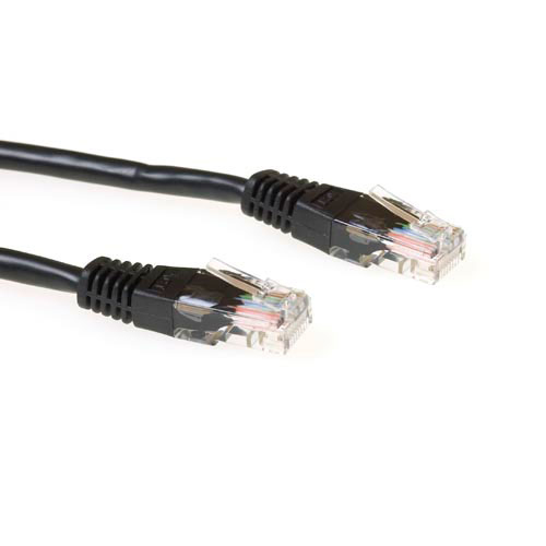 ACT Zwarte 15 meter U/UTP CAT5E patchkabel met RJ45 connectoren